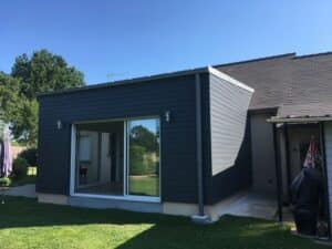 extension en ossature bois avec bardage bois anthracite Soulgé sur Ouette - Mayenne - Laval