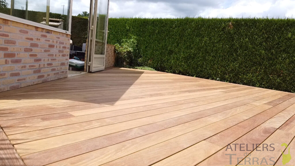 Les meilleures techniques pour nettoyer une terrasse en bois : astuces de professionnels